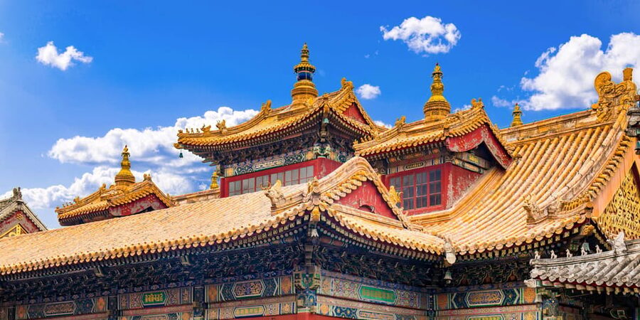 Beijing lama Temple Or Confucius Temple Tickets Reservation - Inside Beijing Lama Temple: three pagodas, five halls, and the Three Buddhas
