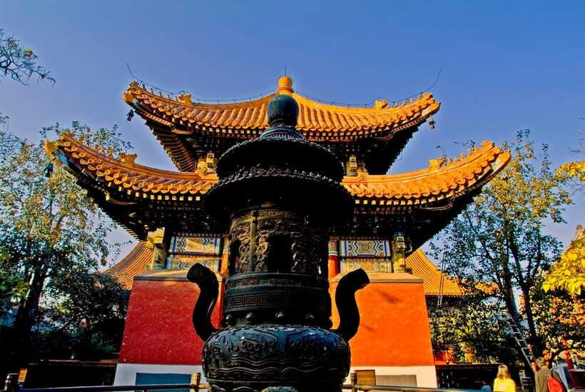 Beijing: Lama temple ticket; top efficacious temple - Who This Lama Temple Ticket Service Fits Best
