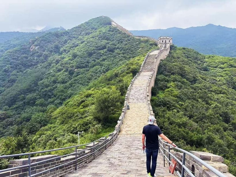 Beijing:Mutianyu/Badaling Great Wall Tour with VIP Fast Pass - The 5-Hour Flow: Hotel Pickup to Wall Time to Return