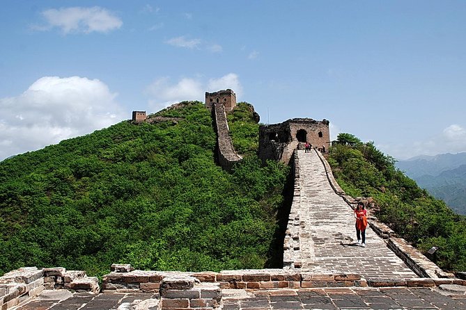 Beijing Mutianyu Great Wall Tour with Night View of Simatai and Gubei Water Town - Mutianyu Great Wall: day views plus included toboggan fun