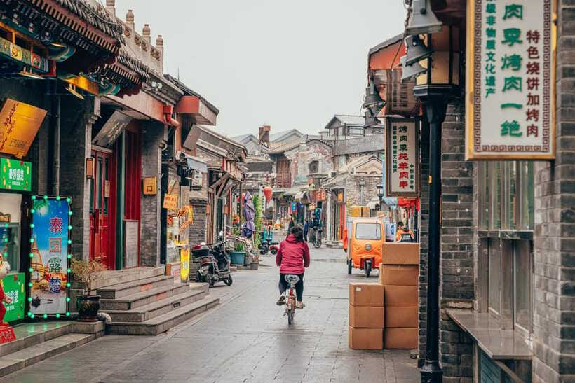 Beijing: Panda House w/Great Wall or City Sites Private Tour - Option 2: Tiananmen Square plus Forbidden City with fast-track style entry