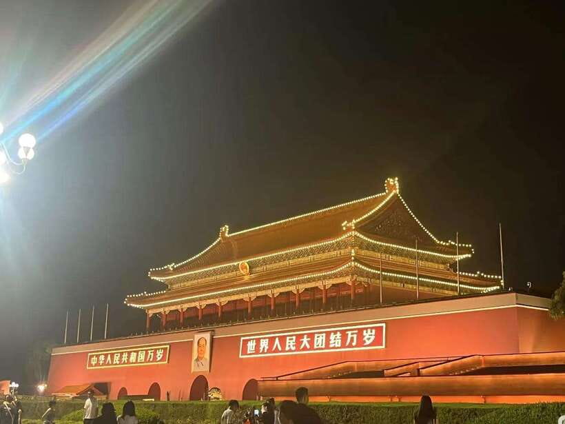 Beijing: Private Layover City Night Tour - Shichahai Scenic Resort and Yandaixiejie: the most relaxing part of the route