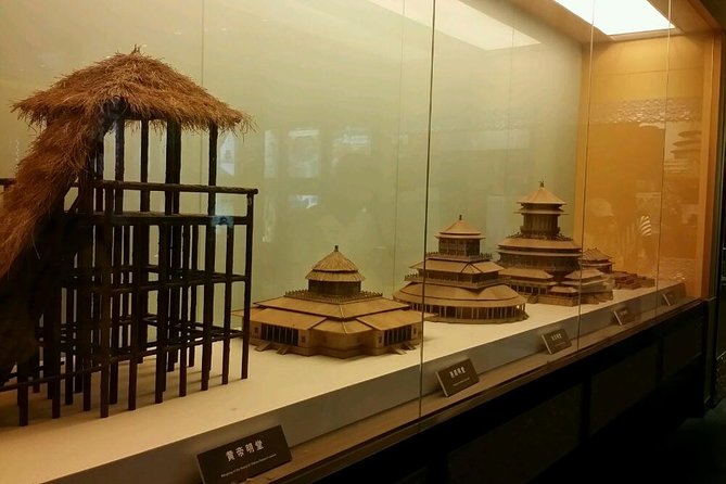 Beijing Private Tour to Temple of Heaven, Panda House and Summer Palace - Hongqiao Market: souvenirs without stress