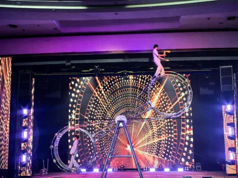 Beijing: Qinle Palace Acrobatics Show Ticket - Inside the Show: One Hour That Packs a Lot of Physics