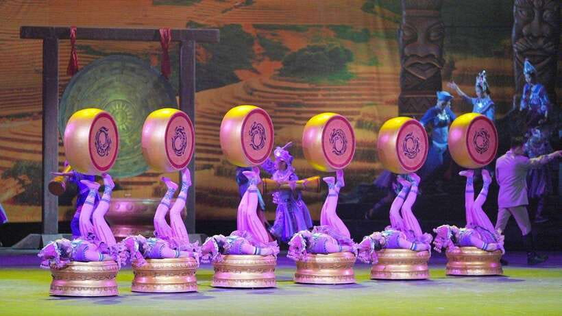 Beijing: Red Theatre Acrobatics Show Ticket-Local Must-See - Key things you will notice right away