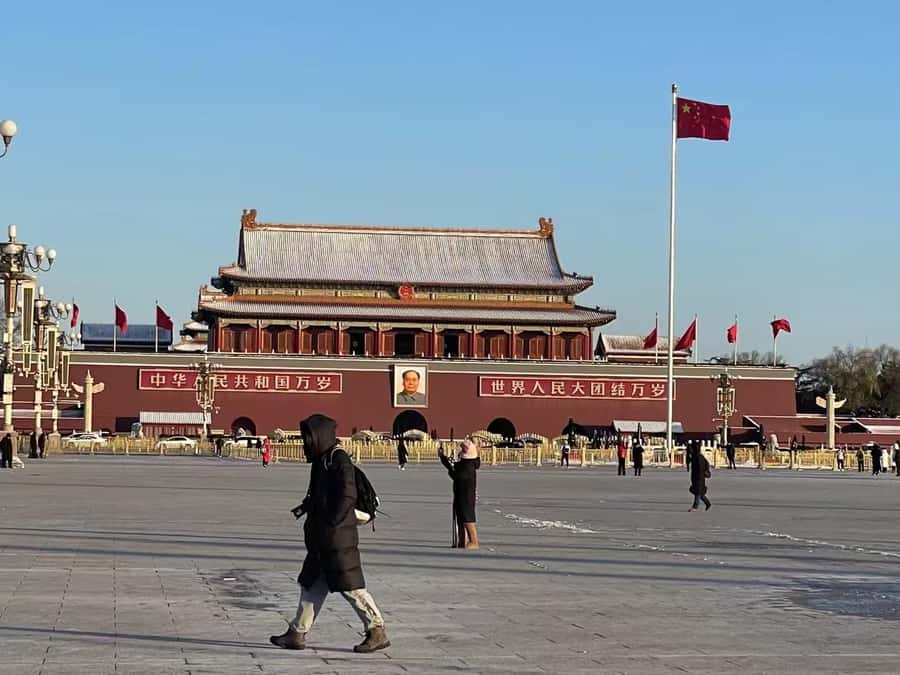 Beijing: Tiananmen, Forbidden City, and Wall Private Tour - What makes the guides matter here