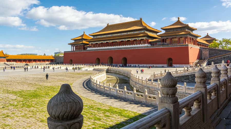 Beijing: Tiananmen, Forbidden City, and Wall Private Tour - Tiananmen Square: fast-track entry plus the buildings you’ll actually notice