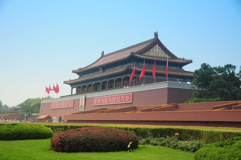 Beijing: Tiananmen Square Entry Registration - Tiananmen Square Itself: Scale, Atmosphere, and the History You Can Feel