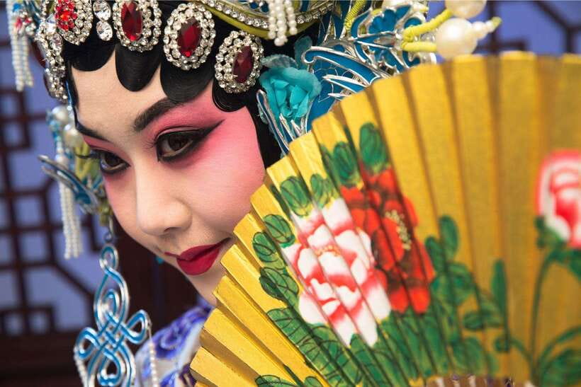 Beijing: Traditional Cultural Show Peking Opera Tickets - Food, drinks, and a full evening plan at the theatre