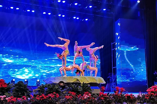 Beijing Traditional Hot Pot Dinner and VIP seated Acrobatic show - Key highlights to look for