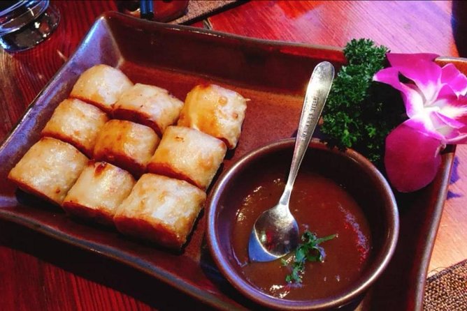 Beijing Traditional Hot Pot Dinner and VIP seated Acrobatic show - Lost Heaven hot pot dinner: where comfort meets location