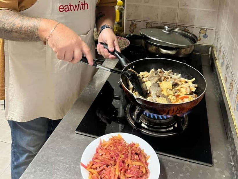 Beijing: Vegan Home Cooking & Local Market Tour with Sanxia - Xiangshan Fragrant Hills souvenir, plus photos and videos