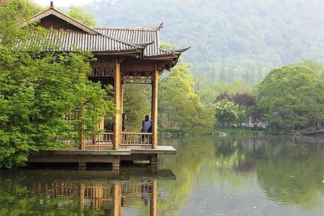 Best of Hangzhou: A Comprehensive Tour of the City's Top Sights - Southern Song Imperial Street ending: snacks, browsing, and a sense of time travel