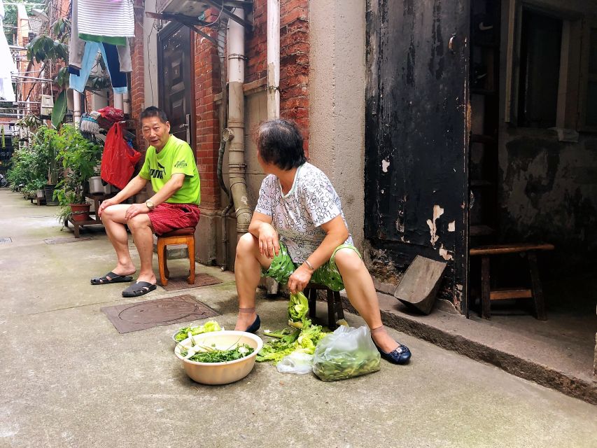 Biking Real Shanghai& Tea Tasting Experience - Meeting at the Garden Hotel, Then Getting Moving