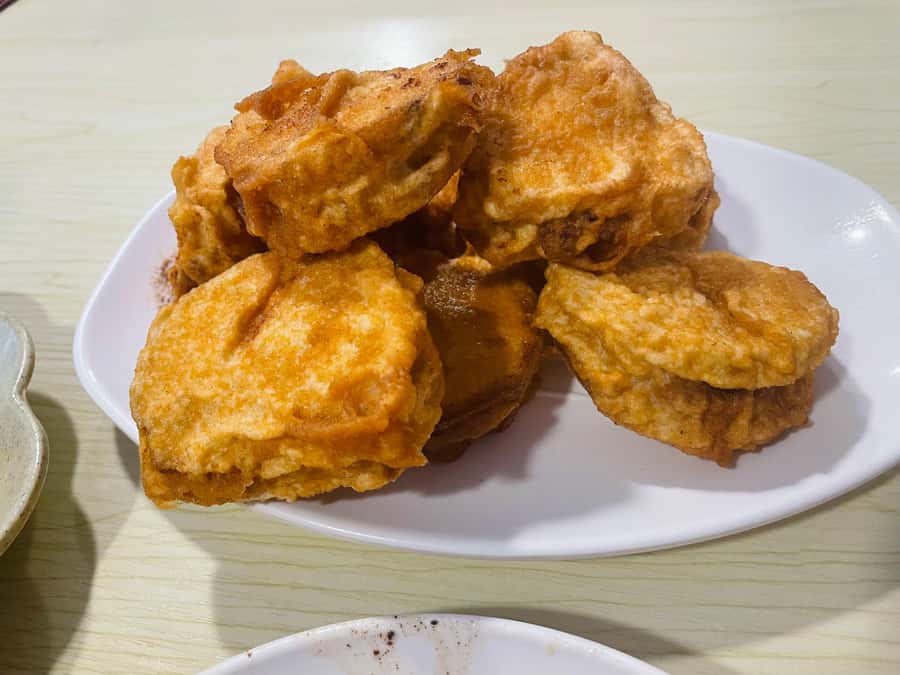 Bite and Stroll: Brunch Tour in Old Town Beijing! - Shared bikes and Beijing’s most beautiful avenue