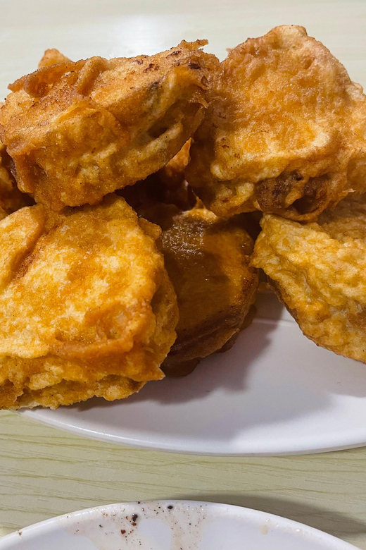 Bite and Stroll: Brunch Tour in Old Town Beijing! - Stop 2: a 30-minute local restaurant tasting that sets the tone
