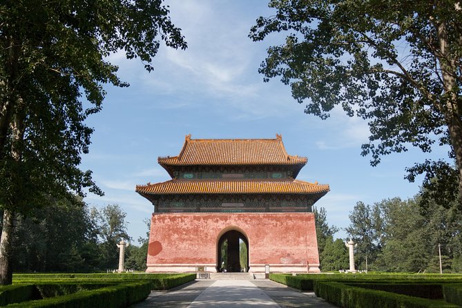Boutique Tour: Juyongguan, Sacred Way and Dingling of Ming Tombs - Who Should Book This Juyongguan, Sacred Way, and Dingling Tour