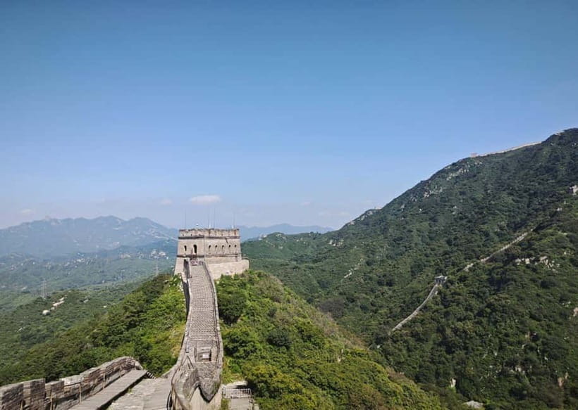 BusDa: Ancient Remnant of the Badaling Great Wall Day Tour - Guides Matter: English Support and Photo-Friendly Pacing