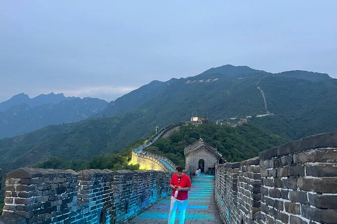 BusDa-Sunset Glow at Mutianyu Great Wall Night Bus Tour w/ Ticket - How the round-trip coach from Beijing actually helps