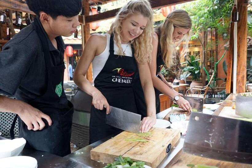 Chengdu: Cooking Class with Fresh Market Half Day Experience - The spice market is the real appetizer