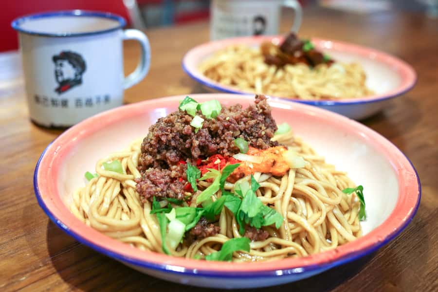 Chengdu: Hidden Dishes and Beers UNESCO Food Evening Tour - Why this Chengdu food tour feels different at night