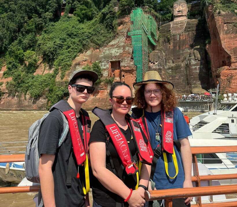 Chengdu: Leshan Grand Buddha Full-Day Private Trip - The Main Event, Walking the Statue from Head to Feet