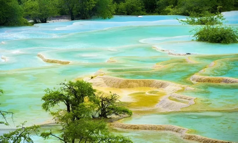 Chengdu: private 2-Day Huanglong Jiuzhaigou tour by train - High-speed comfort from Chengdu, then right into the mountains