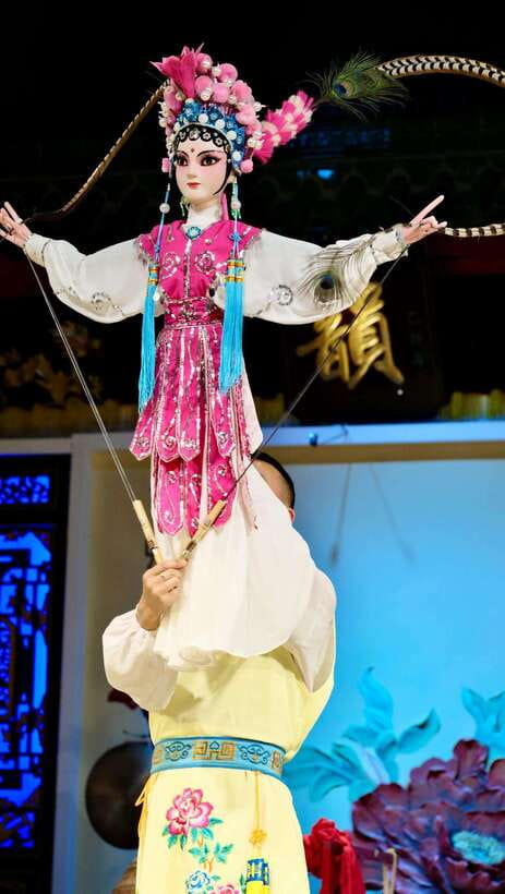 Chengdu: Sichuan Opera Face-Changing and Acrobatics Show - Face-Changing and Costumes: What to Watch for