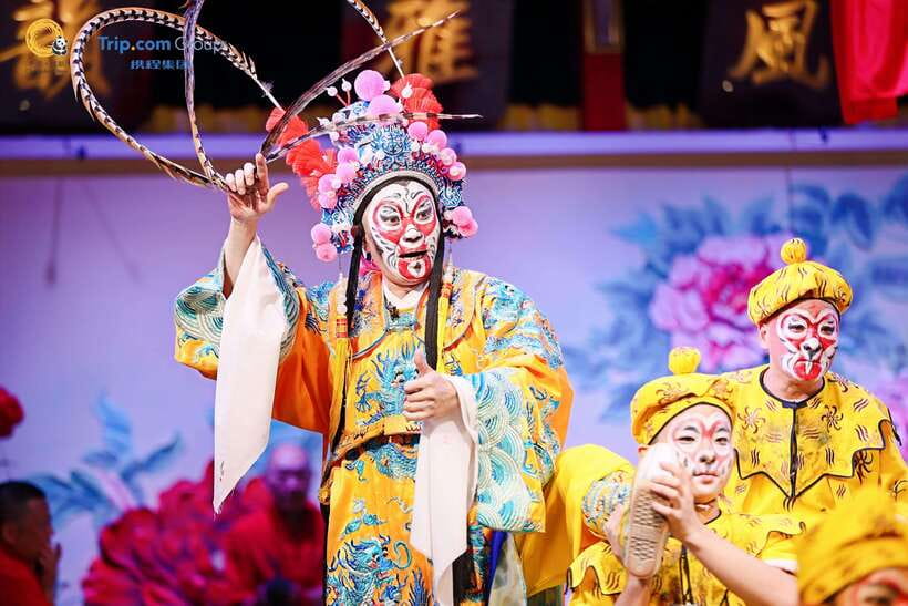 Chengdu: Sichuan Opera Face-Changing and Acrobatics Show - Ticket Exchange and Getting In Without Headaches