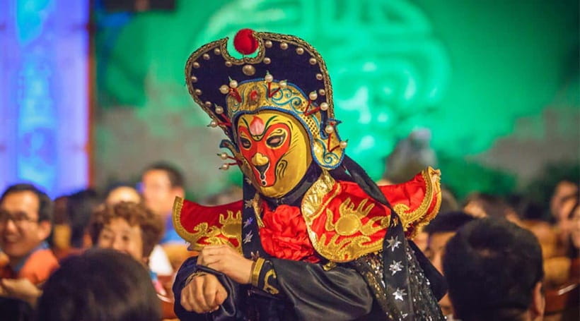 Chengdu: Sichuan Opera Show ShufengYayun & Covered Bowl Tea - The program: an 80-minute mix that keeps changing gears