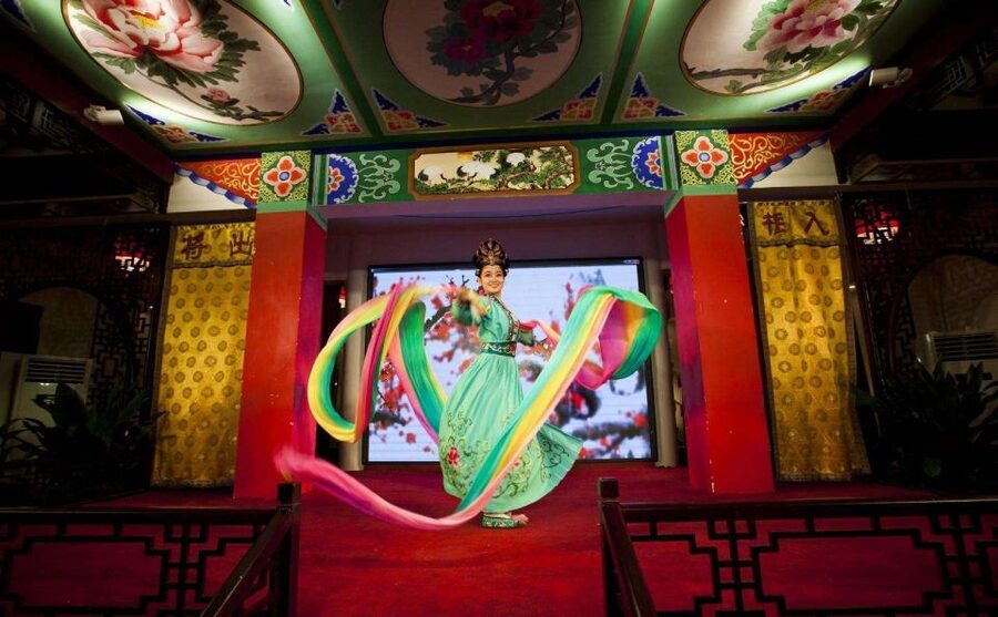 Chengdu: Sichuan Opera Shu Feng Yan Yun Evening Show Ticket - Tickets, seating choices, and why front sections matter