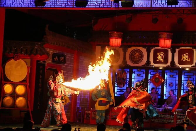Chengdu Signature Opera Face Changing and Tea - Shufeng Yayun in Qingyang Palace: where the atmosphere does half the work