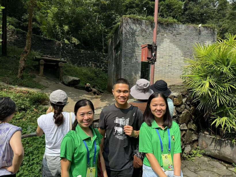Chengdu: Volunteer Day Experience at Dujiangyan Panda base - Lunch 11:30 to 13:30, what you get and what to pack