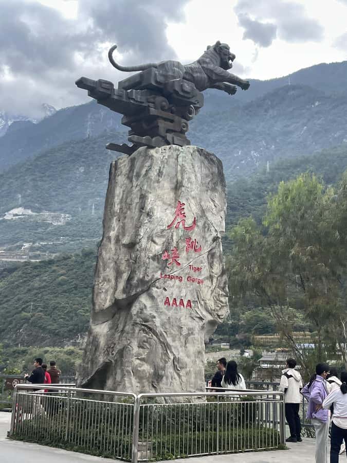 China Shangri-La Tiger Leaping Gorge : A Canyon Adventure - The Transfer Plan and the Small-Group Advantage