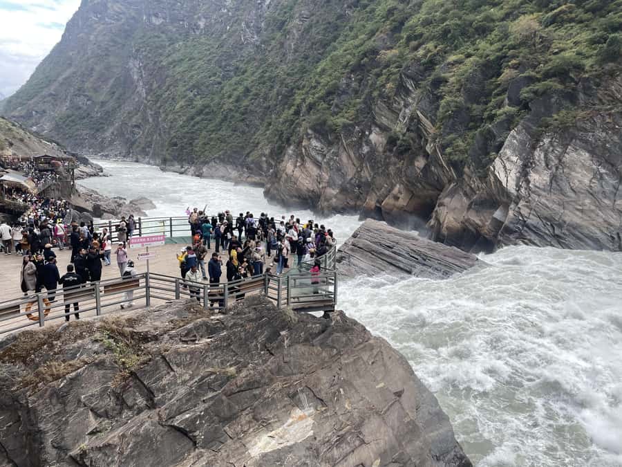 China Shangri-La Tiger Leaping Gorge : A Canyon Adventure - Naxi Chinese Lunch in Qiaotou, What It Means for the Rest of Your Day
