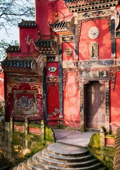 Chongqing: Historical Blocks, Temple, and Mountain Tour - Chongqing’s Hilltop Layout Makes This Walk Worth Your Time