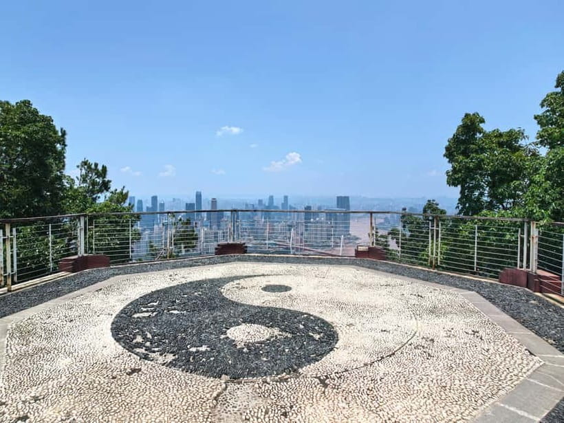 Chongqing: Historical Blocks, Temple, and Mountain Tour - The Short Metro Connection That Links City and Mountain