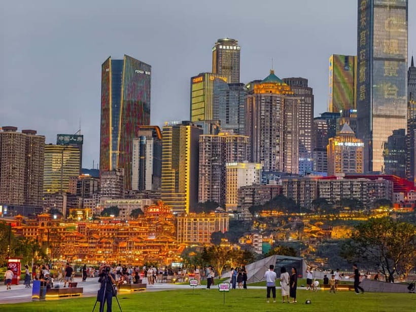Chongqing: Magic Night View and Secret Viewing Spots Tour - Secret viewpoint stop two, plus a short burst to keep momentum