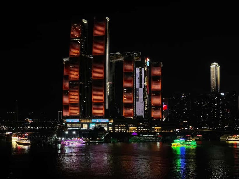 Chongqing Night Tour: River Cruise and Hidden Views - Languages, Group Size, and the Pace You Should Expect