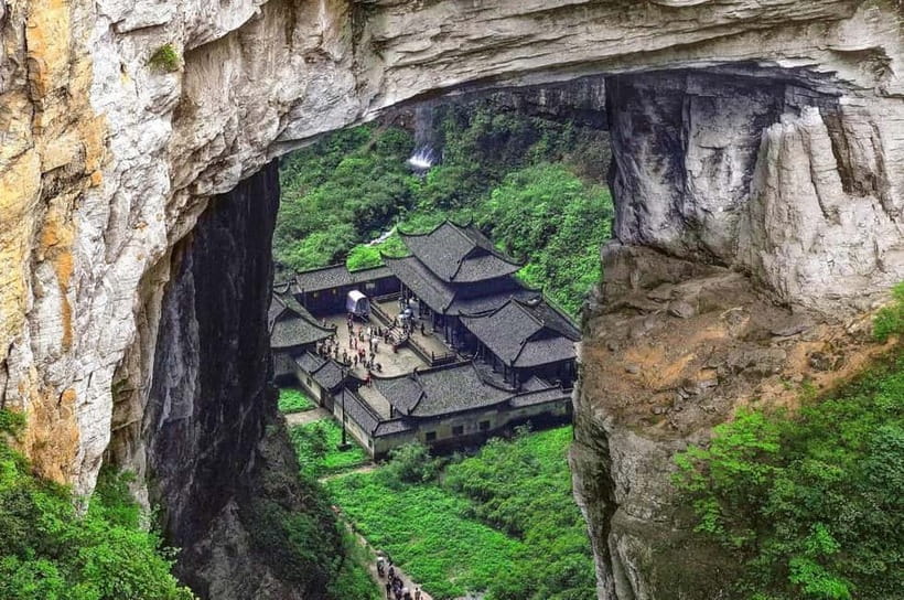Chongqing One-Day Trip: Wulong's 3 Essentials - Fairy Mountain (Xiannvshan) at 1,900m: meadows, road train, and the cold reality