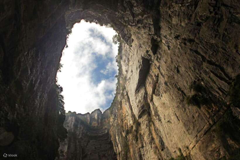Chongqing:One-day Wulong HikeTrip(GeoPark+Fairy Mt)car incld - Wulong Karst and Three Natural Bridges: canyon walking and big geology payoff