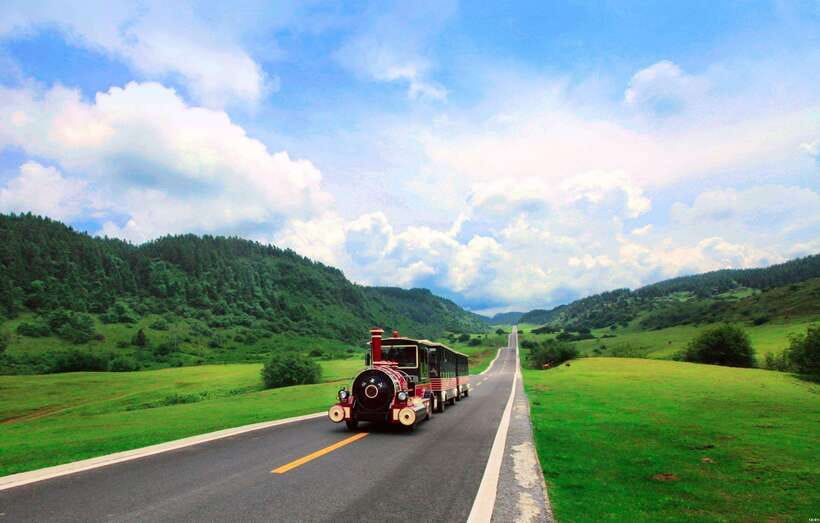 Chongqing:One-day Wulong HikeTrip(GeoPark+Fairy Mt)car incld - What you pay for: the $347 group price and the on-the-ground costs