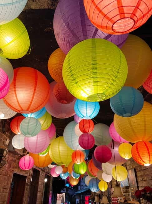 Chongqing: Private Food Tour and Magical Night Views - Liberation Bei and the street-food rhythm