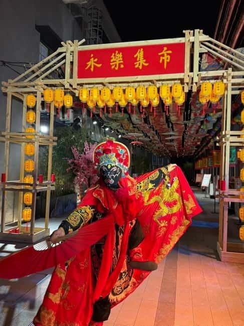 Chongqing: Qingyu Banquet Experience with Show and Dinner - Audio-visual staging, and why the dancing matters