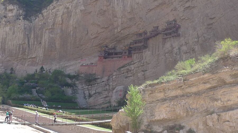 Datong: Temples and Grottoes day tour with tickets options - Guided versus self-guided: how to choose the right ticket setup