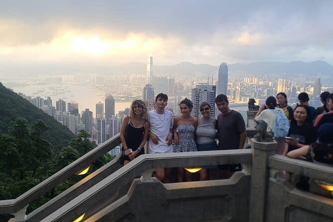 Deluxe Hong Kong City Tour using Mercedes-Benz V-Class Car+ Guide - Key highlights worth your attention