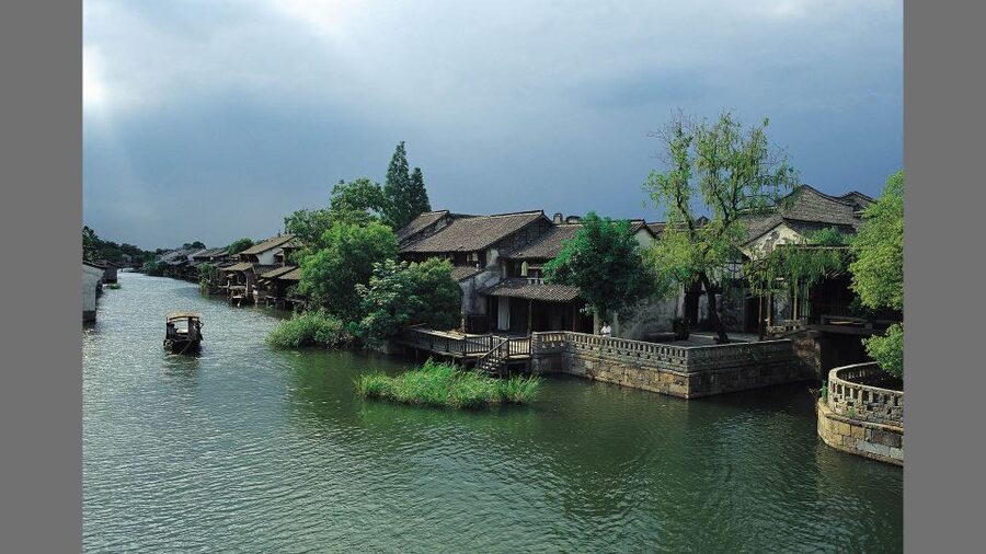 Delve into Wuzhen Water Town: Private Tour from Shanghai - The Canal Boat Ride: When Wuzhen Changes From Street to Story