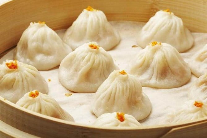 Din Tai Fung Dinner and VIP Class River Cruise Experience in Shanghai - How the Private Guide and Driver Shape the Evening