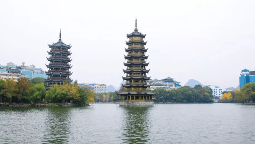 Discover Guilin's Gems:Guangzhou-Bullet Train Highlight Tour - Why the guide matters most on a day like this