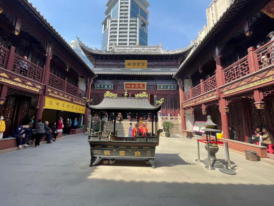 Discover Off Beaten Route--Shanghai Old City Town - Meeting Point on Shouning Road, and How the Start Shapes Your Route